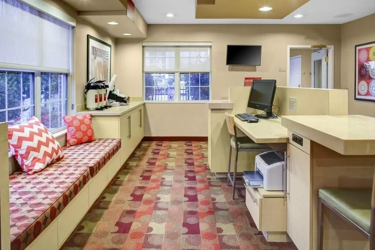 Mainstay Suites Columbus Worthington 3*,